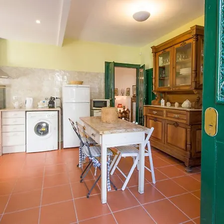 Sleeps 7 With Pool Sesimbra