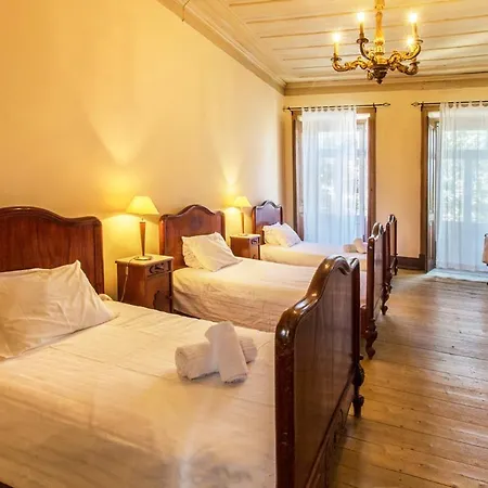 Villa Sleeps 7 With Pool Sesimbra