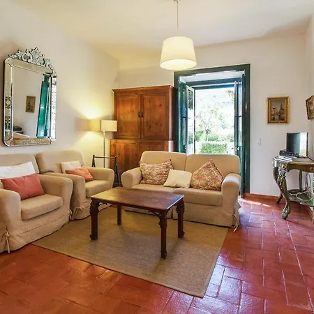 Villa Sleeps 7 With Pool *