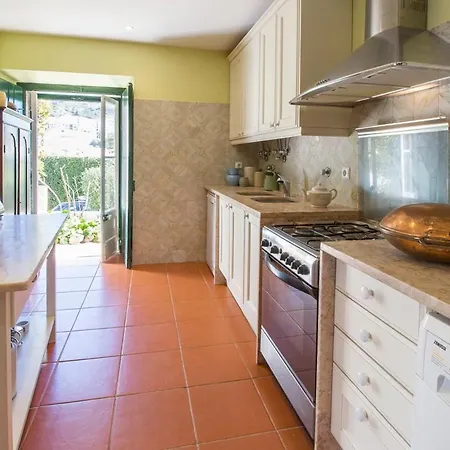 Villa Sleeps 7 With Pool *